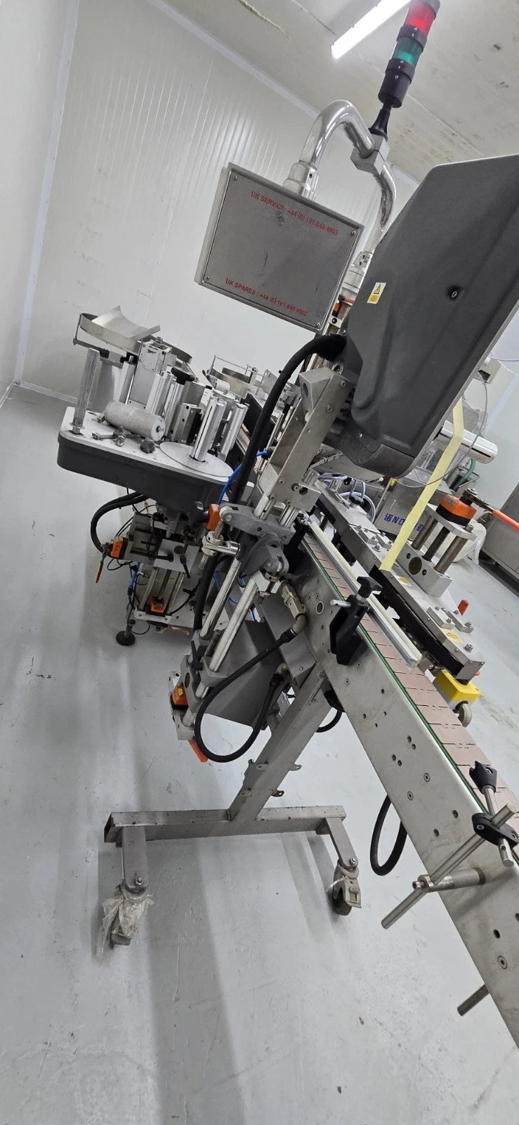 Harland Sirius Automatic Bottle Labelling Machine