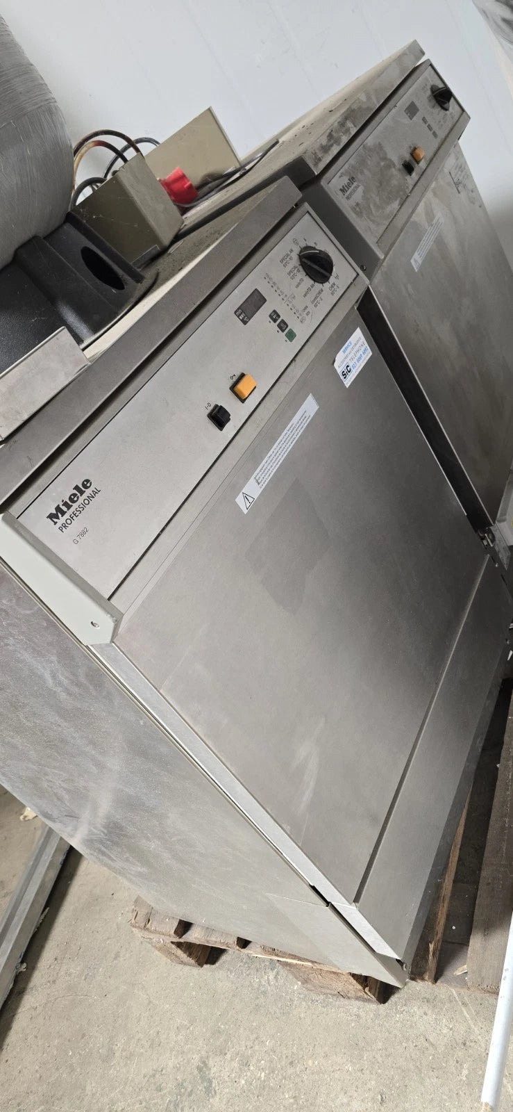 Miele Professional G7882 Laboratory Washer – Complete with DOS G60 Pumps
