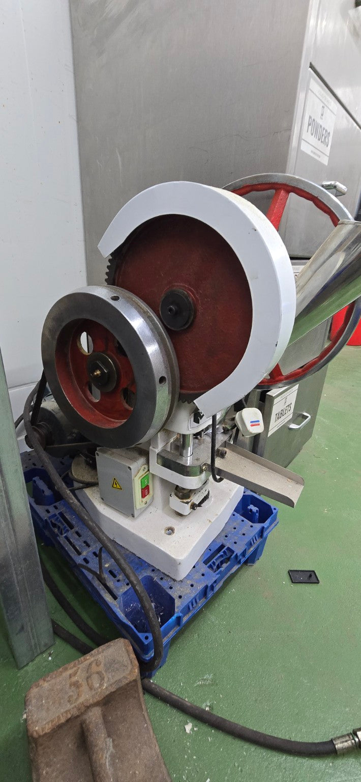 TDP Single Punch Tablet Press – Fully Working – Needs Adjustment/Calibration