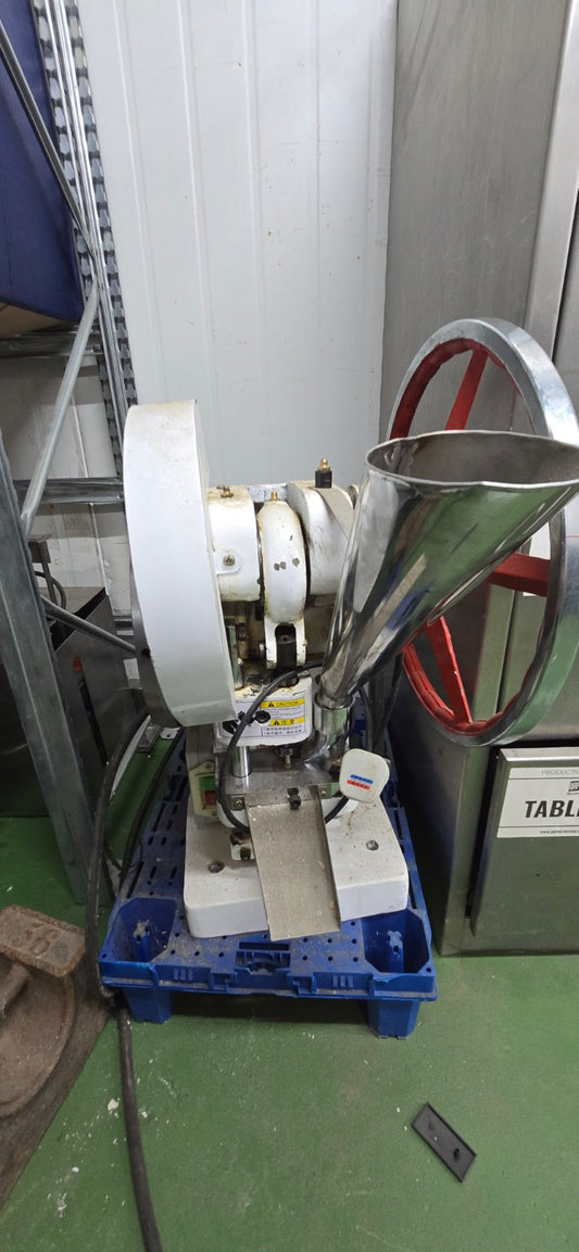 TDP Single Punch Tablet Press – Fully Working – Needs Adjustment/Calibration